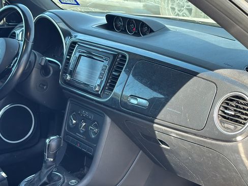 Used 2014 Volkswagen Beetle R-Line image 25