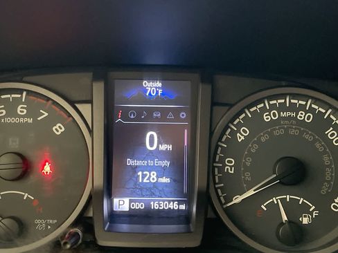 Used 2016 Toyota Tacoma TRD Sport w/ Premium & Technology Package AWD/4WD image 15