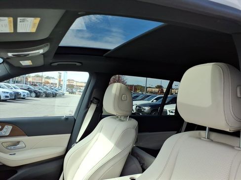 Certified 2025 Mercedes-Benz GLS 450 4MATIC image 11