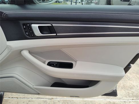 Used 2019 Porsche Panamera GTS image 22