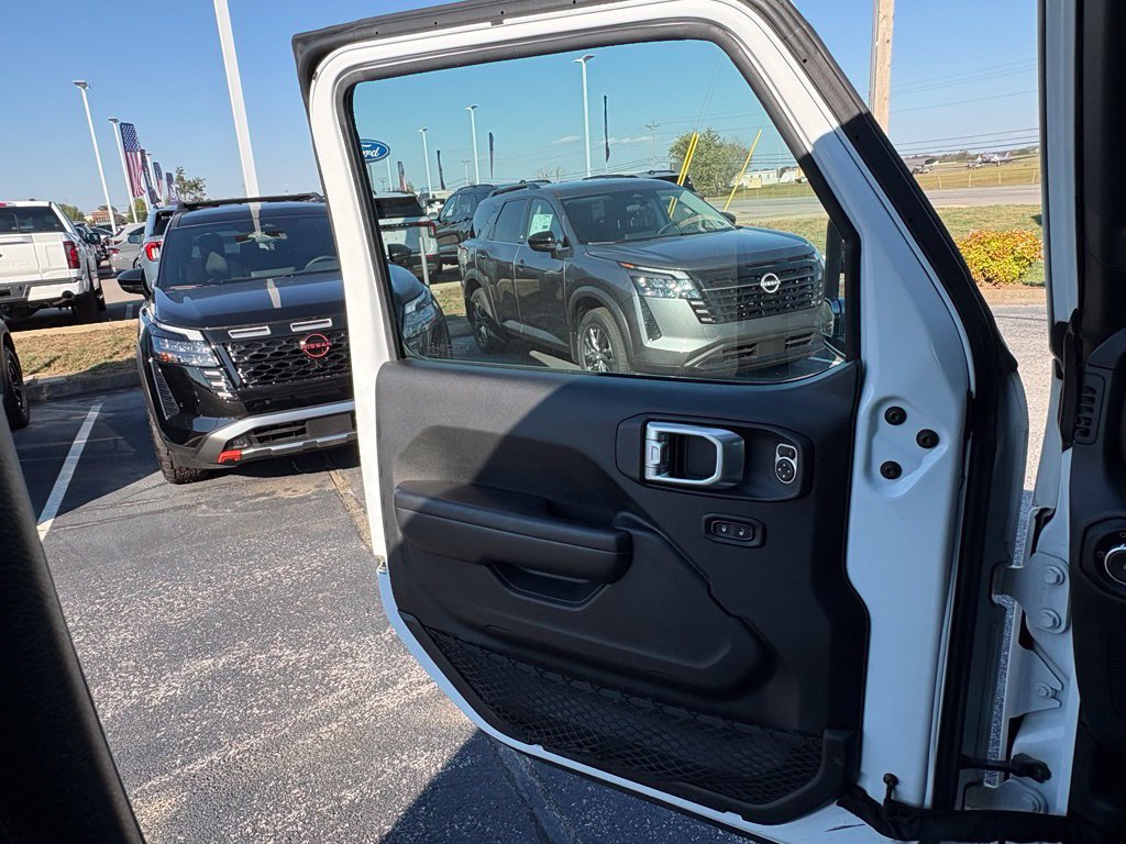 Used 2018 Jeep Wrangler Unlimited Sport S AWD/4WD image 27