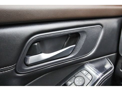 Used 2023 Nissan Rogue SV w/ SV Premium B Package FWD image 22