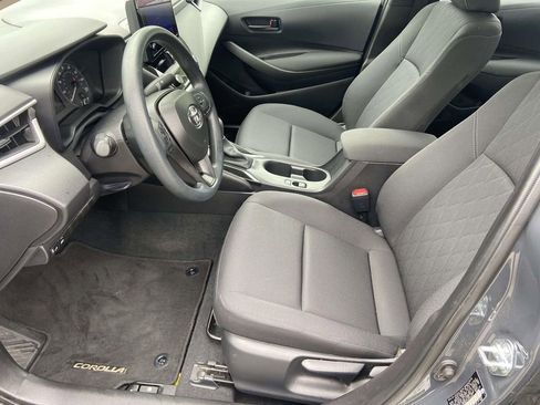 Used 2025 Toyota Corolla LE w/ Convenience Package FWD image 17