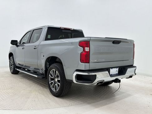 Used 2025 Chevrolet Silverado 1500 LT w/ Z71 Off-Road Package AWD/4WD image 3