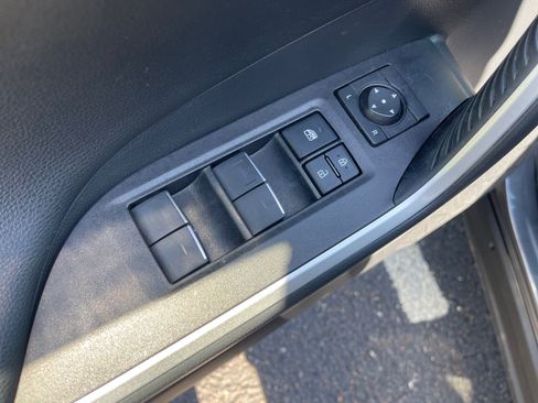 Used 2025 Toyota RAV4 XSE AWD/4WD image 8