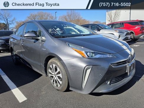 Used 2022 Toyota Prius XLE image 3