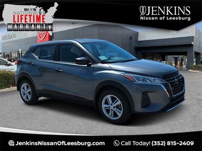 New 2025 Nissan Kicks Play S