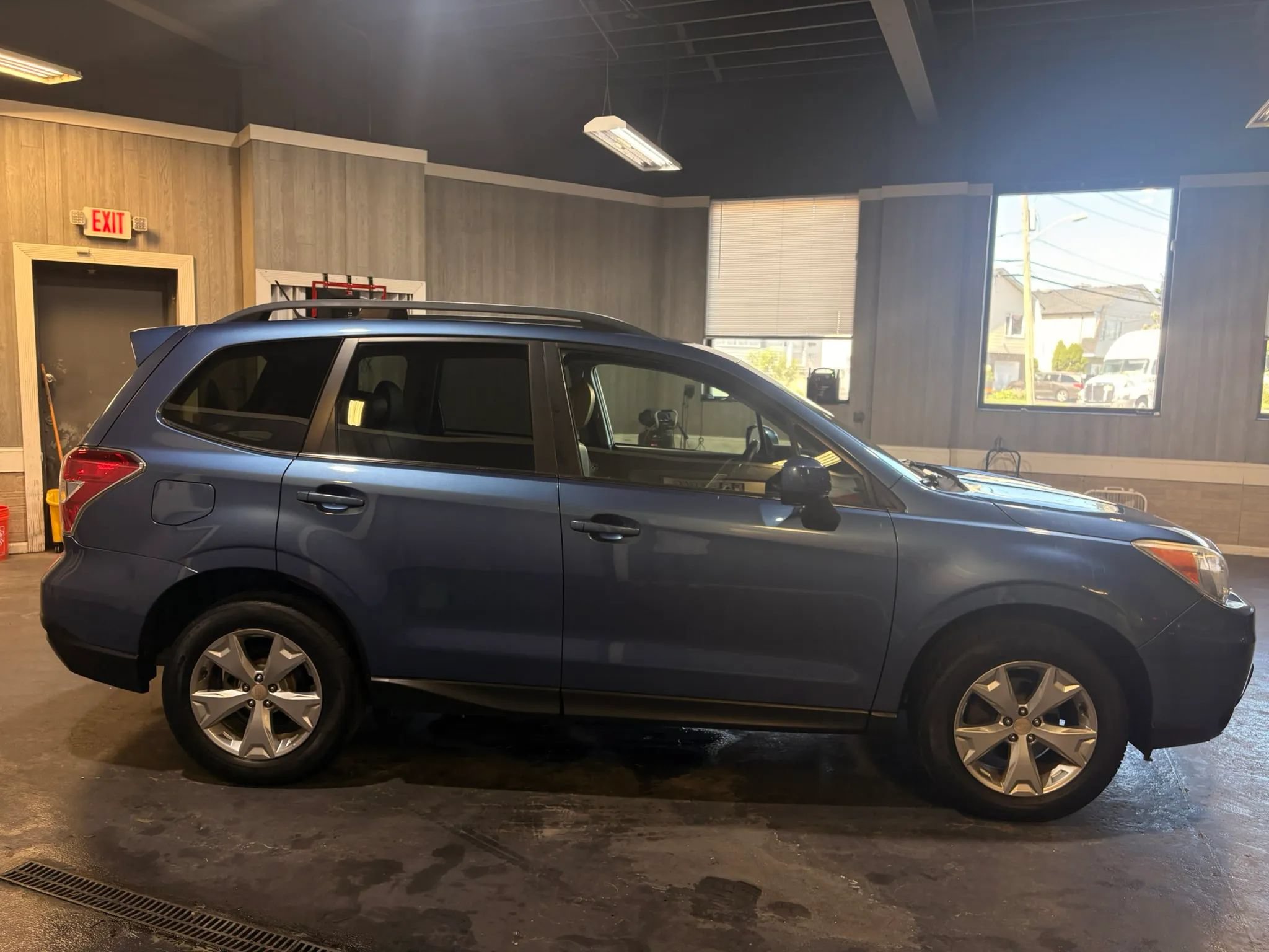 Used 2015 Subaru Forester 2.5i Limited AWD/4WD image 7