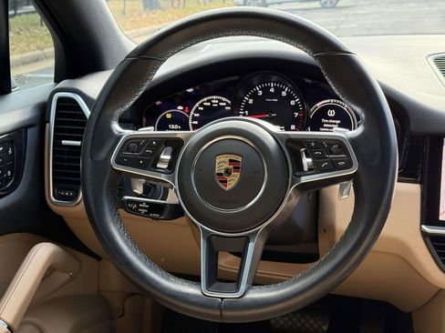 Used 2021 Porsche Cayenne image 9