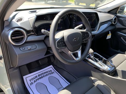 New 2026 Chevrolet Trax ACTIV FWD image 12