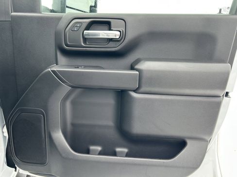 Used 2025 Chevrolet Silverado 2500 Custom w/ Custom Value Package image 17