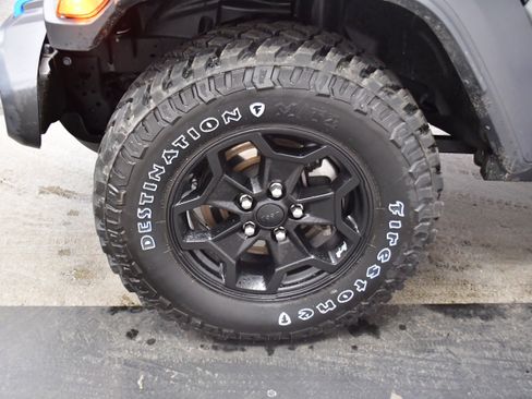 Used 2023 Jeep Wrangler Unlimited w/ Sun & Screen Package image 56