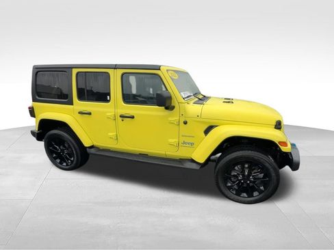 Used 2023 Jeep Wrangler Unlimited Sahara w/ Cold Weather Group AWD/4WD image 2