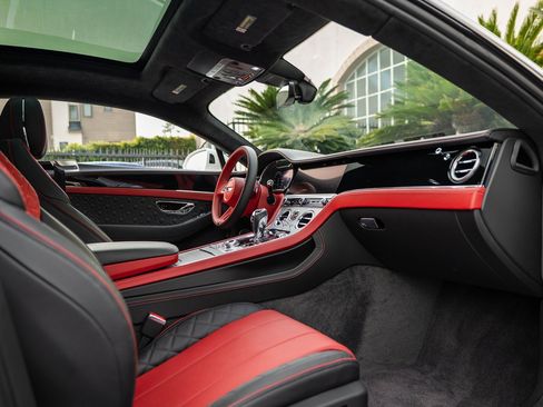 Used 2022 Bentley Continental GT image 36