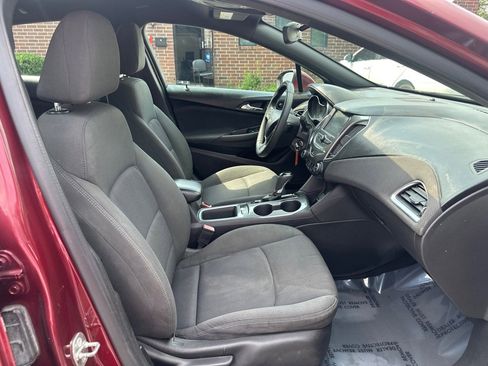 Used 2016 Chevrolet Cruze LT w/ RS Package image 17