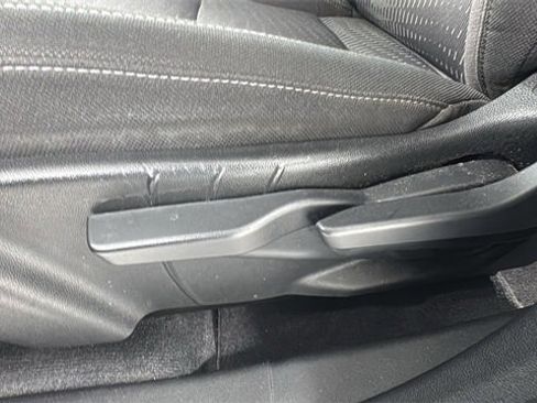 Used 2025 Chevrolet Equinox LT image 11