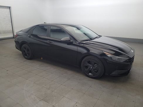 Used 2023 Hyundai Elantra SEL image 11