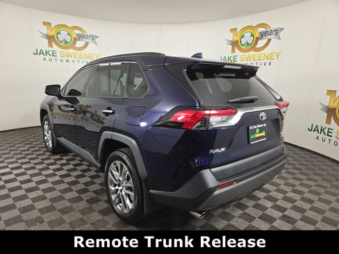 Used 2019 Toyota RAV4 Limited image 6