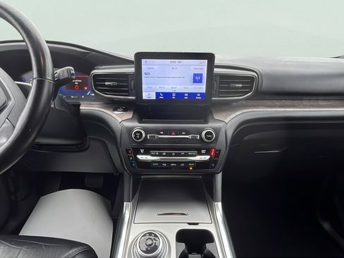 Used 2020 Ford Explorer Platinum image 10