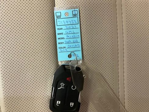 Used 2021 GMC Acadia Denali w/ Denali Technology Package image 43