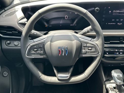 Used 2025 Buick Envista Avenir FWD image 24