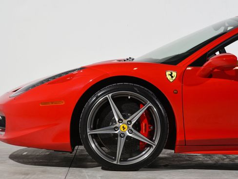 Used 2015 Ferrari 458 Italia Coupe RWD image 26