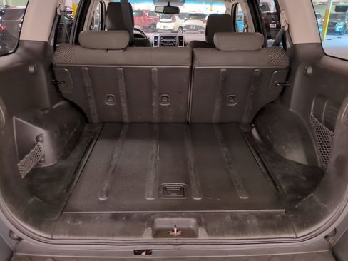 Used 2011 Nissan Xterra S image 13