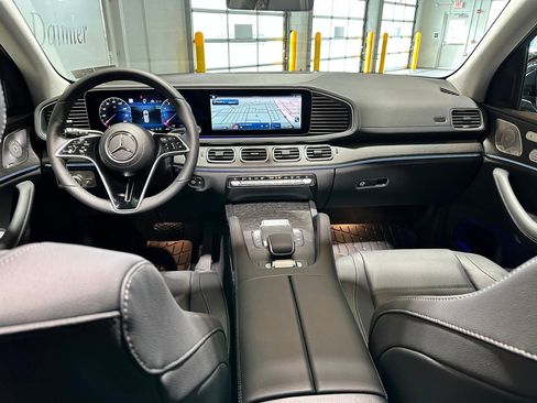 New 2026 Mercedes-Benz GLS 450 4MATIC image 6