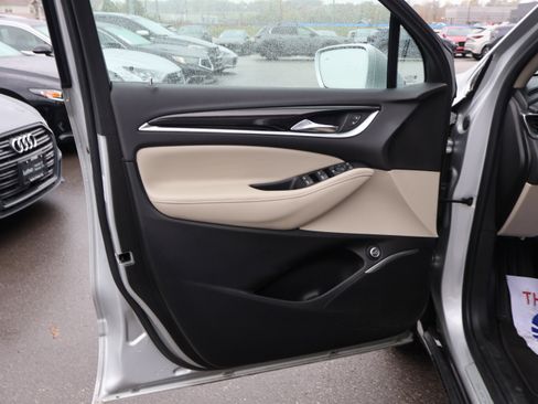 Used 2020 Buick Enclave Essence image 19