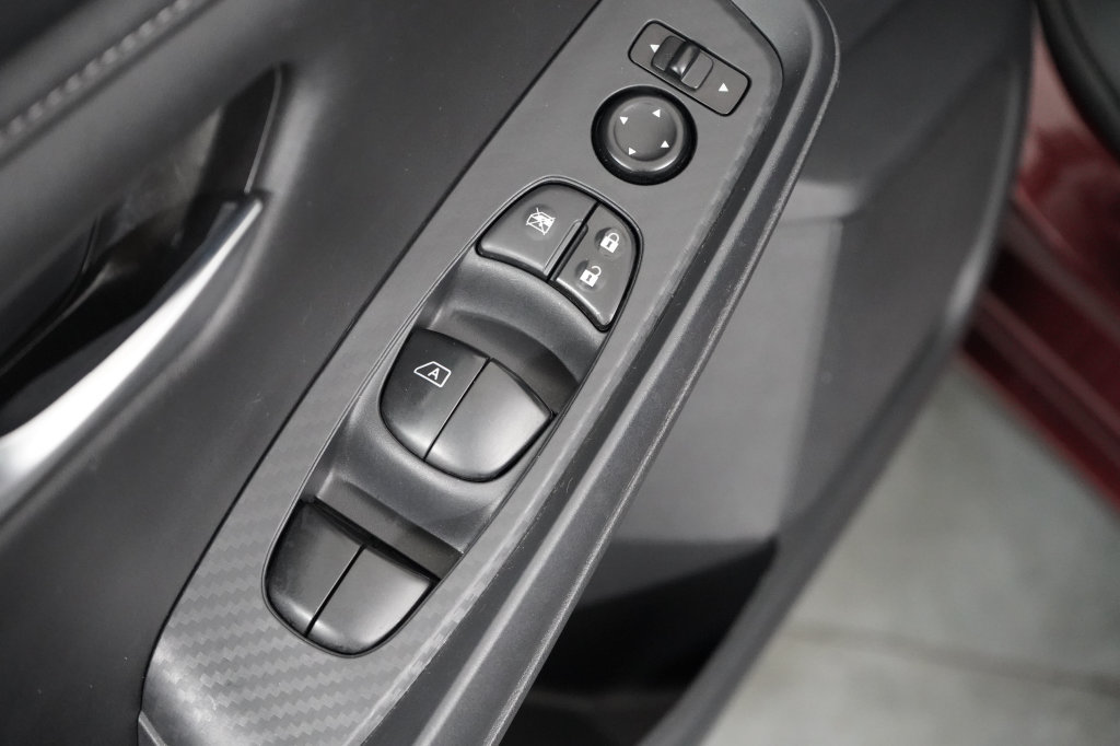 Used 2024 Nissan Sentra SV FWD image 17