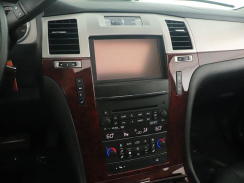 Used 2012 Cadillac Escalade EXT Premium image 10