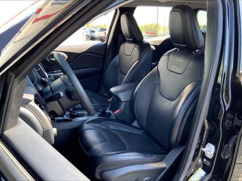 Used 2022 Jeep Cherokee Latitude Lux w/ Sun & Sound Group FWD image 24