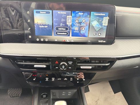 New 2026 Nissan Kicks SR w/ Cold Weather Package FWD image 7