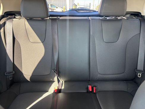 Used 2025 Buick Encore GX Preferred image 37