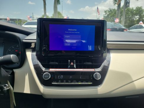 Used 2025 Toyota Corolla LE FWD image 26