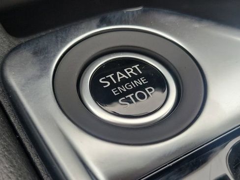 New 2025 Nissan Sentra SR w/ Midnight Edition image 14