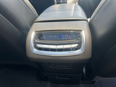 Used 2022 Cadillac XT6 Premium Luxury FWD image 14