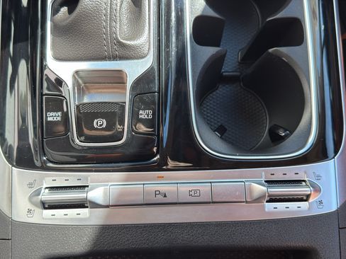Used 2024 Kia Carnival SX FWD image 24