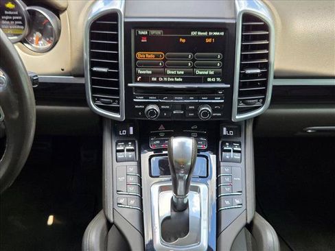 Used 2016 Porsche Cayenne AWD/4WD image 14