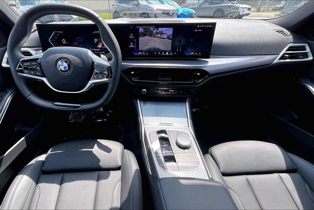 Used 2025 BMW 330i xDrive Sedan AWD/4WD image 18