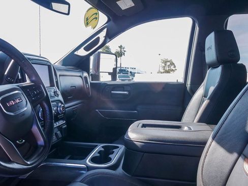 Used 2022 GMC Sierra 2500 AT4 image 17