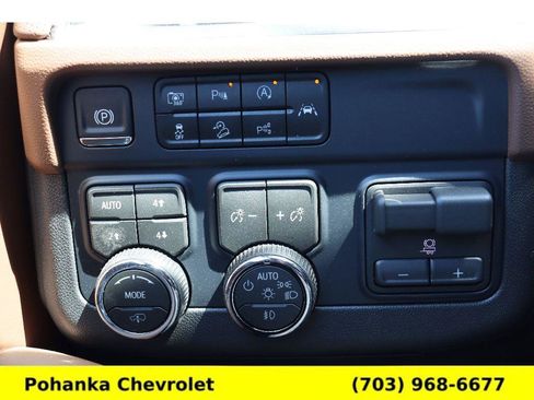 New 2026 Chevrolet Suburban High Country AWD/4WD image 18