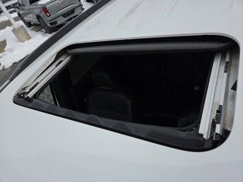 Used 2022 Honda Pilot TrailSport image 3