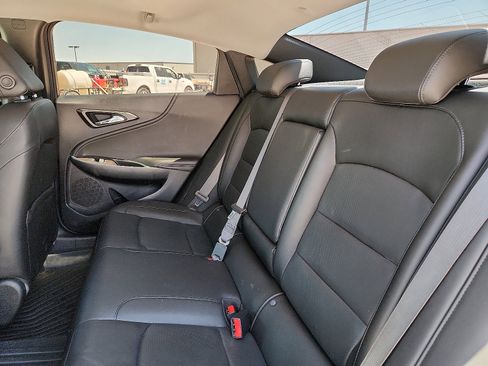 Used 2025 Chevrolet Malibu LT FWD image 9