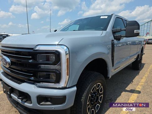 Used 2025 Ford F250 Platinum AWD/4WD image 1