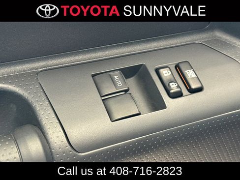 Used 2014 Toyota FJ Cruiser 4WD w/ Convenience Package image 17