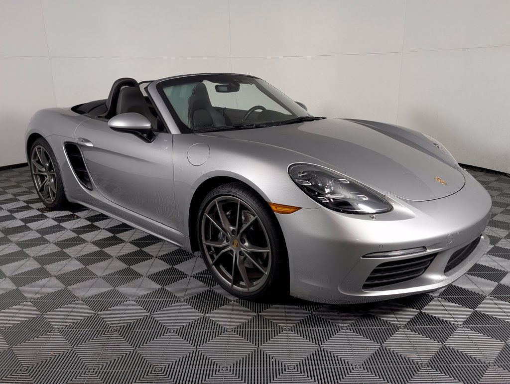 Used 2021 Porsche 718 Boxster RWD image 9