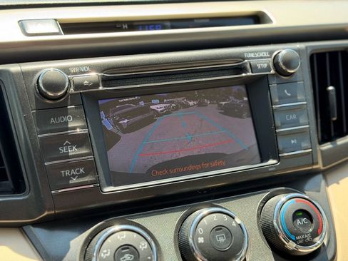 Used 2013 Toyota RAV4 LE AWD/4WD image 11