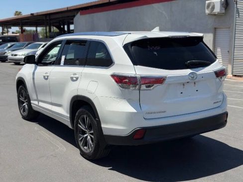 Used 2016 Toyota Highlander XLE AWD/4WD image 5