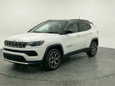 Used 2025 Jeep Compass Limited AWD/4WD image 3